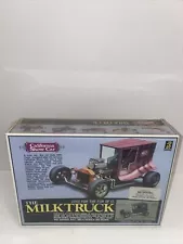 DOYUSHA CALIFORNIA SHOW CAR THE MILK TRUCK 1/25 MODEL KIT “new” vintage