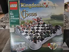 LEGO Gear: Lego Kingdoms Chess Set (853373)