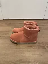 New ListingSize 8 Hibiscus Pink Ugg Boots For Sale! Excellent Condition.