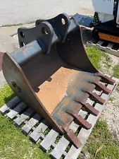 John Deere 315SJ Heavy Duty 36" Excavator Bucket w/Teeth * Paladin Attachments