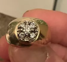 New Listing10K gold mens ring preowned size 10.5 used With 5 Real Diamonds.