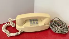 VTG PUSH BUTTON TOUCH TONE PRINCESS TELEPHONE PHONE 2702B CREAM IVORY 2-71