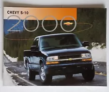 2000 Chevy S-10 Truck Chevrolet Sales Brochure 26 pages Canada