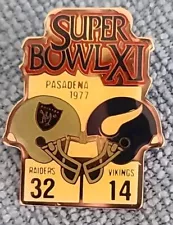 1977 SUPER BOWL XI~RAIDERS VS. VIKINGS~NFL FOOTBALL STARLINE COLLECTORS PIN~NOS