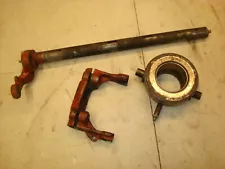 1960 Farmall IH 560 Gas Tractor Clutch Fork & Shaft Parts Throwout Bearing