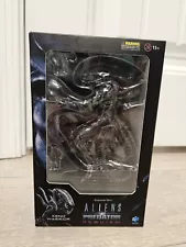 Hiya Toys Alien vs Predator Requiem Warrior Action Figure