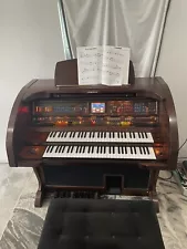 Lowrey Performer Organ