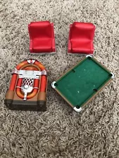 Vintage 1988 Dixie's Diner 50s Club Hello Street Pool Table Jukebox Chairs