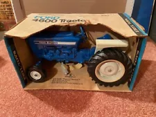 Ford 4600 Tractor w/ muffler in VINTAGE Original box