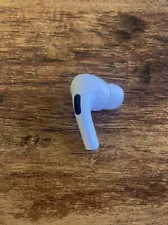 one right airpod Pro Max