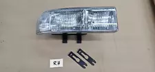 OEM GM 1998 ~ 04 Chevy S10 / Blazer RH Right Headlight Assembly w/ Retainers