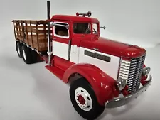 Franklin Mint Peterbilt 1939 Semi Stake Bed Truck Red & White In Packaging 1:32