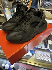 Nike Air Huarache Run “Triple Black” WOMEN'S Sz 8/mens 6.5. DH4439 001 New