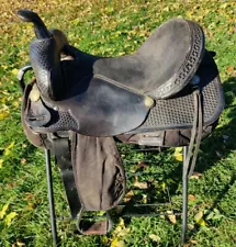 Used 16" Synthetic Circle Y Saddle Park And Trail Regular Bars