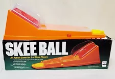 D-295 80'S VINTAGE CADACO SKEE BALL GAME/BOX! ACTION GAME FOR 1 OR MORE PLAYERS!