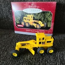 HALLMARK ORNAMENT-TONKA ROAD GRADER-1998-MIB