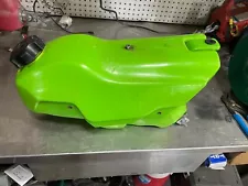 1992 kdx 250 gas/fuel tank (Like New) Green Kawasaki