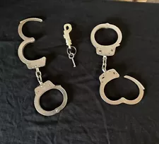 Smith & Wesson Model 100 Handcuffs & Hiatts Handcuffs (England) Preowned