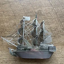 Black Pearl: Metal Earth 3D Laser Cut Pirate Ship Miniature