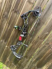 PSE Evoke 31 29" 70lb Right Hand Black Compound Bow Complete Set Up!