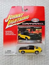 1976 CAMARO RS 35th Anniversary CAMARO Johnny Lightning