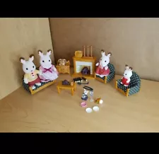 Calico Critters Lot Of 4 Hopscotch Rabbits + Furniture