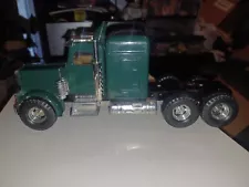 Vintage ERTL Pressed Steel Green Peterbilt Semi Truck No Trailer