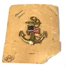 VINTAGE ON CARD 13 STAR FLAG NAVY ANCHOR PIN ROOCH MILITARY NICE