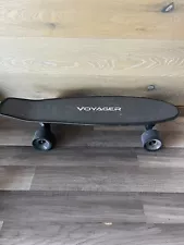 Voyager BOARD-3010P-BLK Neutrino Compact Cruiser Electric Skateboard