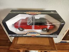 ERTL American Muscle 1964 1/2 Ford Mustang Convertible 1:12 Scale