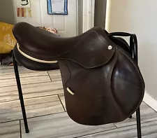 17.5" CWD close contact jumping saddle SE03 2019 +COVER