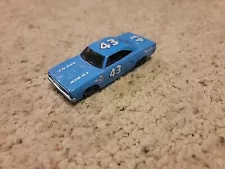 Hot Wheels Vintage Racing Richard Petty's 70 Plymouth Road Runner