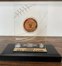 NFL 2022 Las Vegas Raiders Highland Mint Gold Game Coin with Acrylic Stand