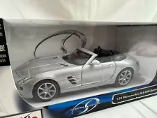 1/24 Diecast MAISTO Mercedes Benz SLS AMG Roadster silver