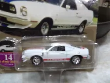 1977 FORD MUSTANG COBRA II 1997 JOHNNY LIGHTNING MUSTANG CLASSICS 1:64