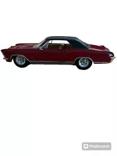 Maisto 1965 Buick Riviera Gran Sport 1:26 Scale Red & Black Diecast Car No Box