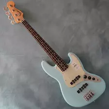 Fender Made in Japan Junior Collection Rosewood Satin Daphne Blue Jazz Bass