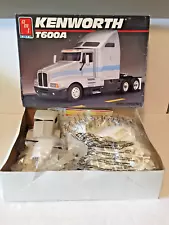 AMT Kenworth T600A 1:25 scale Model Kit #6976 Open Box