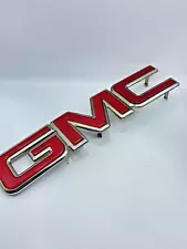 GMC 15706 323 Yukon Sierra Front Grille Grill Emblem Badge Logo for (2001-2006)