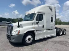 2016 Freightliner Cascadia Sleeper Truck Tractor Semi Cummins A/R A/T bidadoo