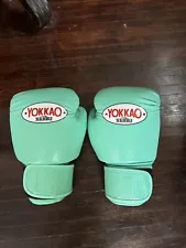 Yokkao Matrix Muay Thai Leather Boxing Gloves 16 oz