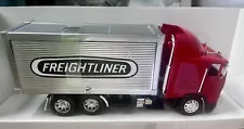 Newray Freightliner FLB COE 1:32