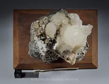 Heulandite with chabazite, albite, laumontite - Paterson, NJ