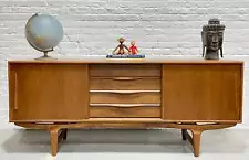 LONG & SCULPTED Mid Century Modern styled Danish CREDENZA / media stand / Sidebo