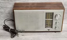 Radio Shack MTA-16 AM/FM Table Top Radio 12-700