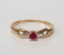 Vintage Natural Red Ruby and Diamonds Gemstone 10k Yellow White Gold Ring