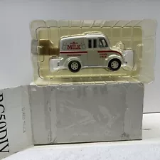 2001 Road Champs 1950 GRADE MILK TRUCK with Crates DIVCO TRUCK- RC50DIV BNIB.