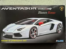 1/24 Fujimi Lamborghini Aventador LP-700-4 (w/ Hobby Design DMC conversion kit!)