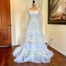 Vintage 1950’s Cupcake Tiered Off White Lace Tulle Wedding Gown Dress