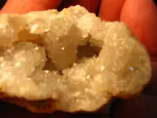 178g OF WHITE QUARTZ GEODES 1 OPENED AND 1 UNOPENED AGATE GEODE VERY NICE #137